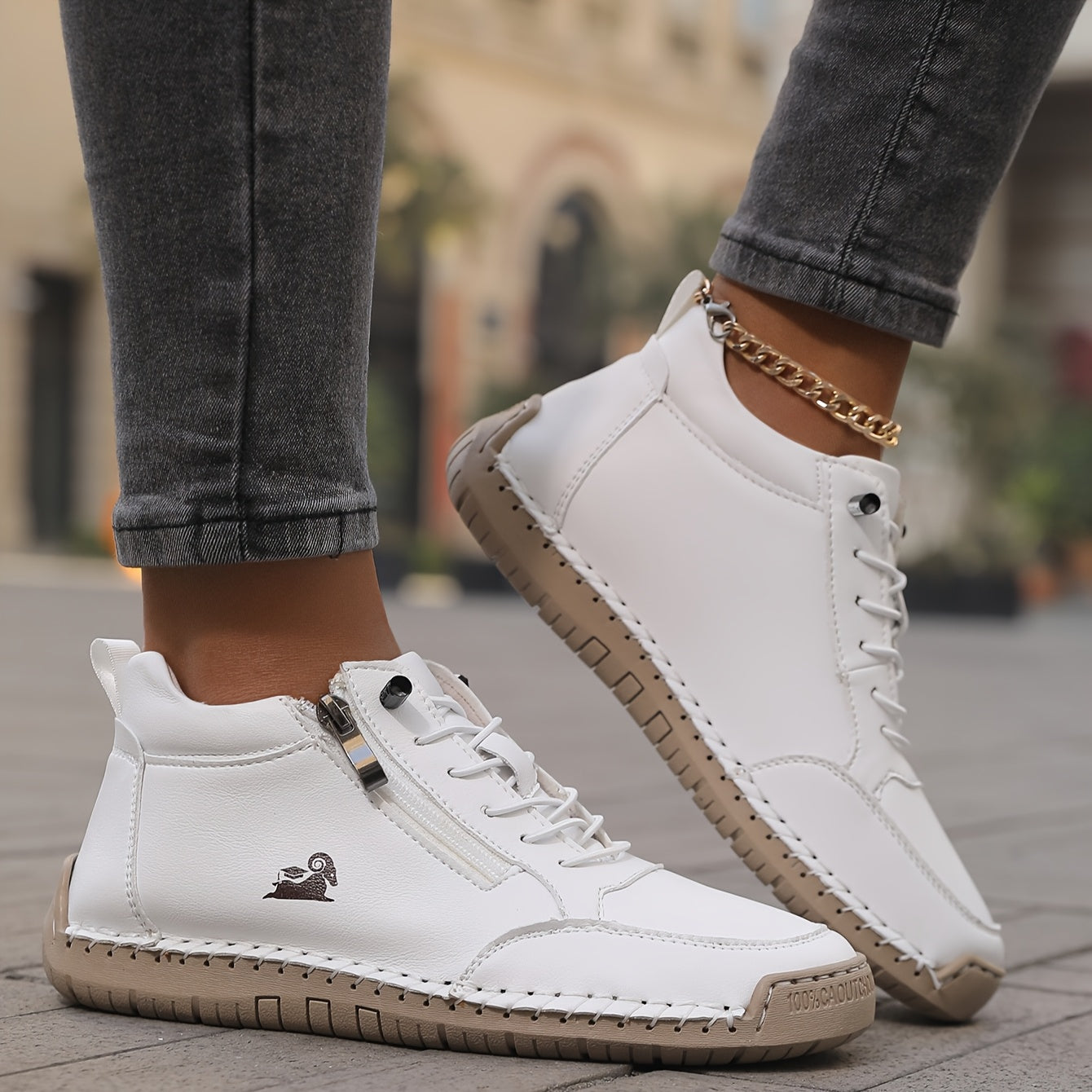 Mila – Comfortable orthopedic sneakers with a zipper
