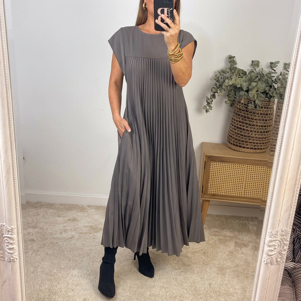 Ana - Timeless Comfort Dress