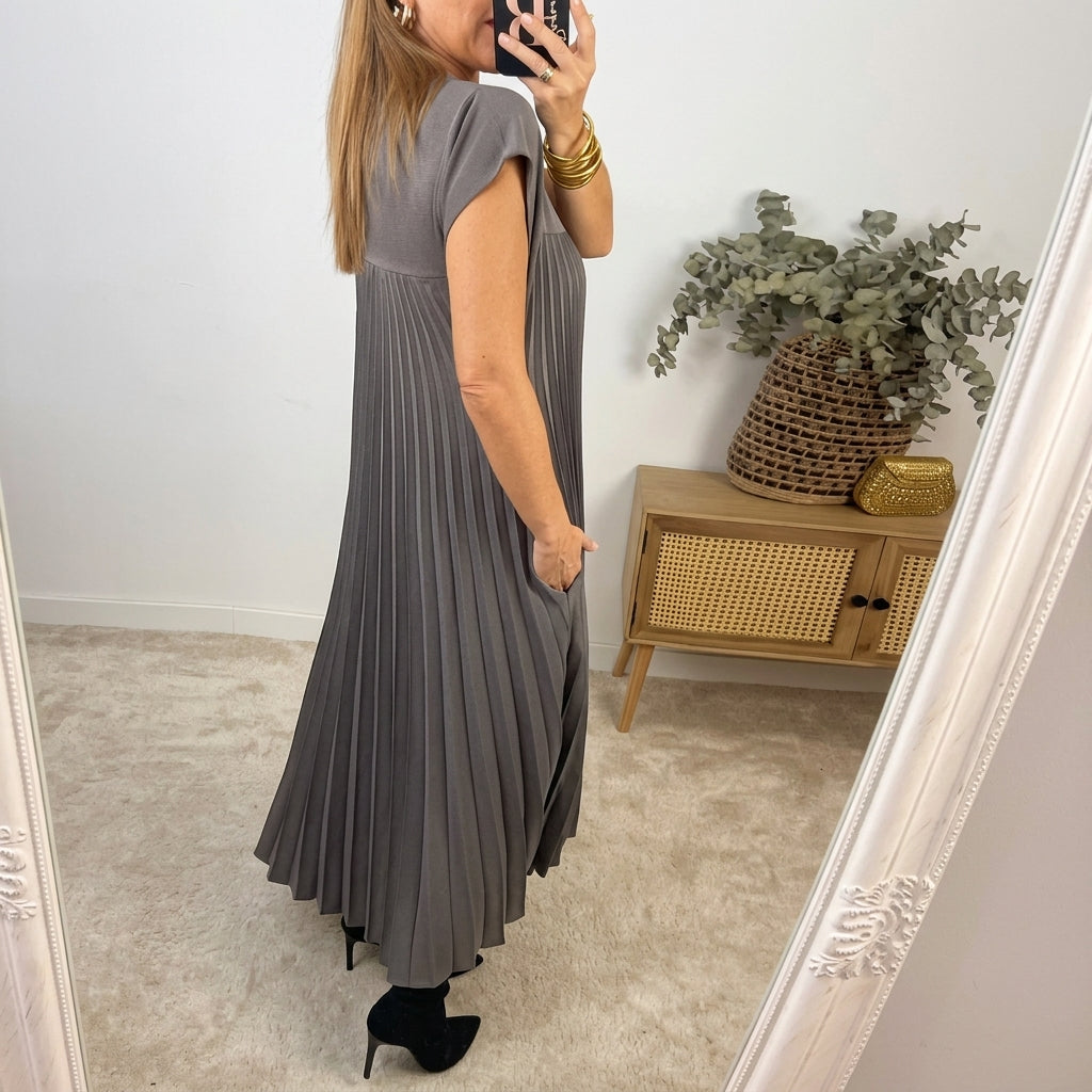 Ana - Timeless Comfort Dress