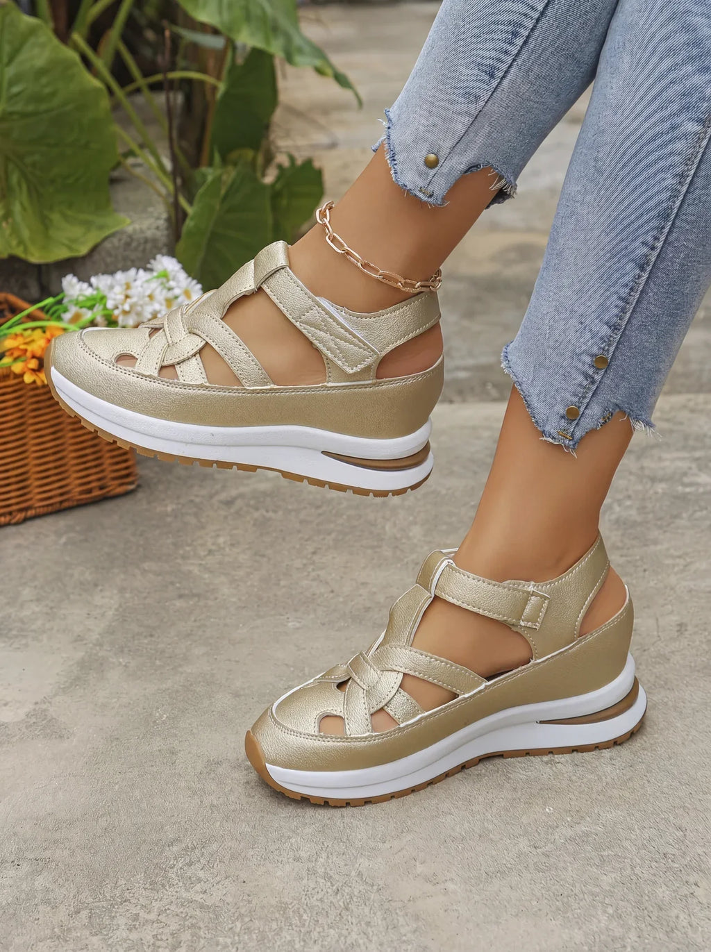 Duna - Comfortable wedge sandals for women